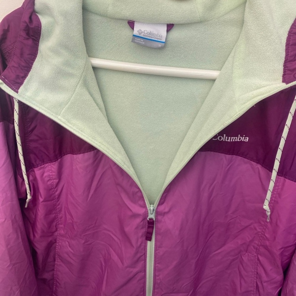 Columbia Purple and Green Ski Jacket with High Collar